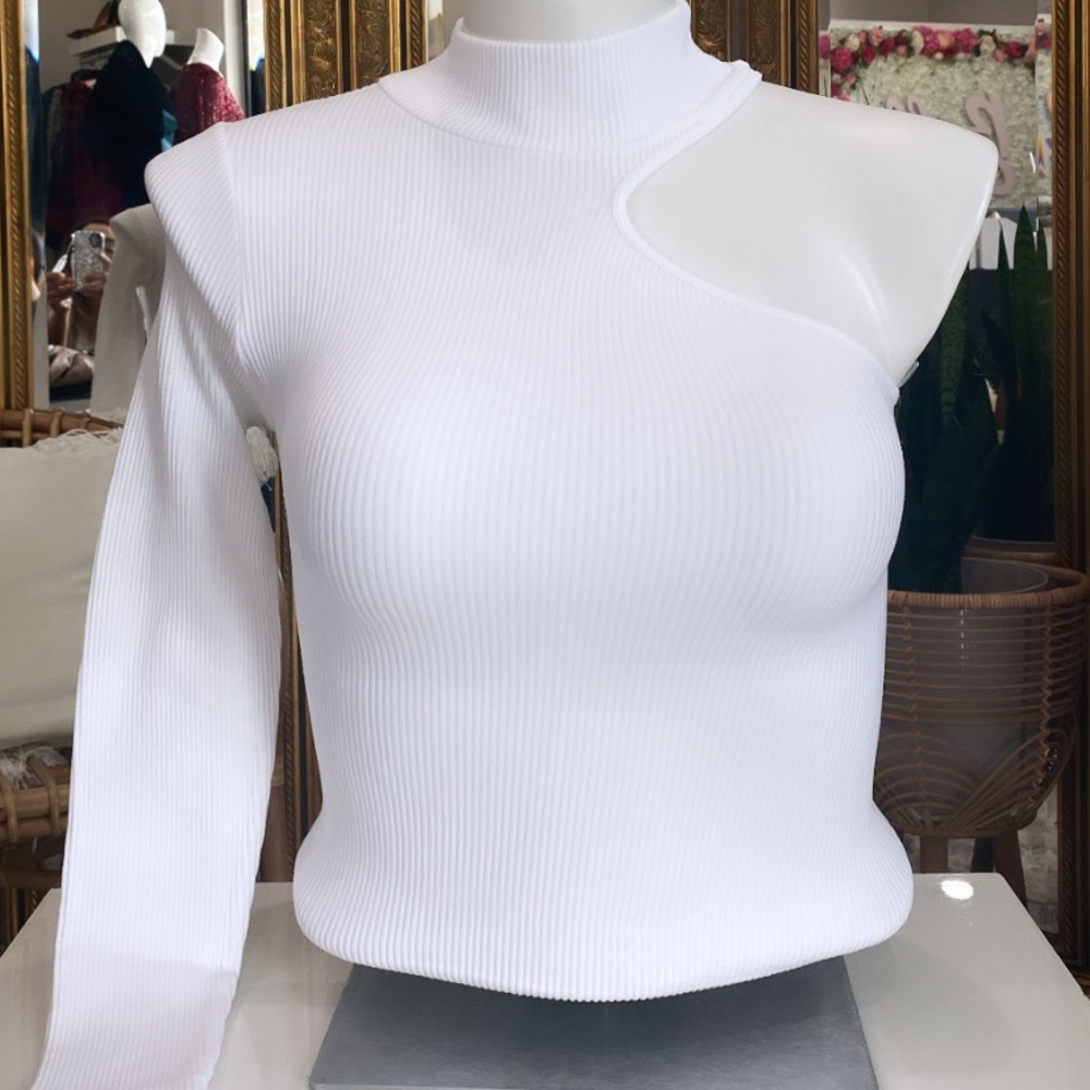 Cold shoulder top